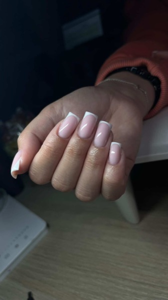 Nail art dalmatien rouge nœud 3D
